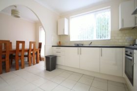 6 bedroom Detached t...